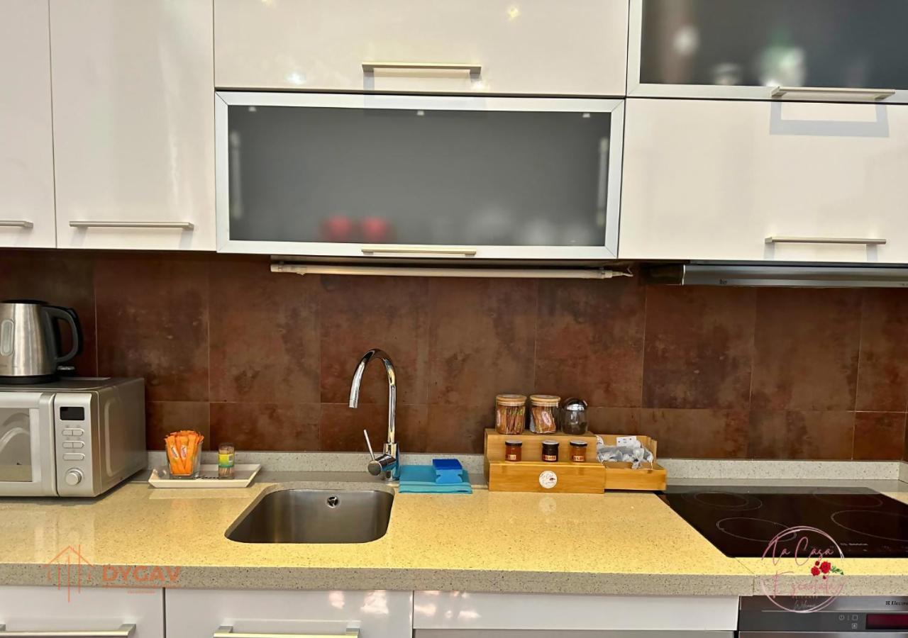 La Casa Escarlata Apartment อาลิกันเต ภายนอก รูปภาพ